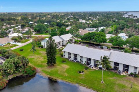 Copropriété à vendre à Stuart, Floride: 2 chambres, 97.27 m2 № 1118134 - photo 1