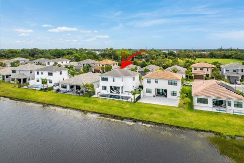 Casa en venta en Lake Worth, Florida, 5 dormitorios, 259.75 m2 № 1118136 - foto 2