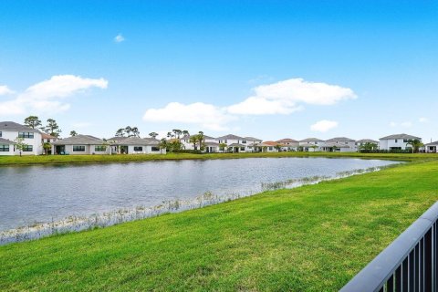 Casa en venta en Lake Worth, Florida, 5 dormitorios, 259.75 m2 № 1118136 - foto 3