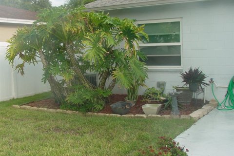 House in Tampa, Florida 3 bedrooms, 151.06 sq.m. № 1358407 - photo 13