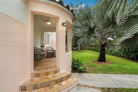 House in Miami, Florida 2 bedrooms, 101.91 sq.m. № 1333072 - photo 4