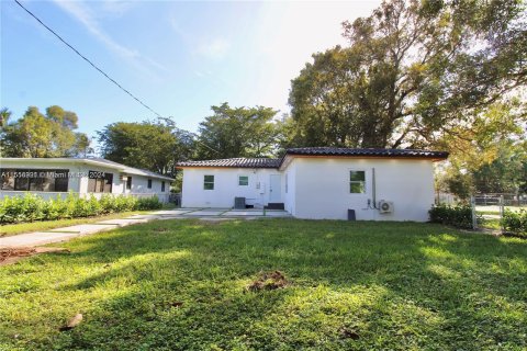 Casa en venta en El Portal, Florida, 4 dormitorios, 143.63 m2 № 1078587 - foto 28