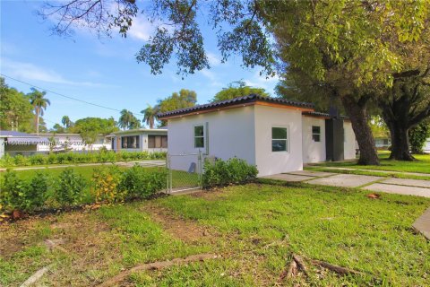 Casa en venta en El Portal, Florida, 4 dormitorios, 143.63 m2 № 1078587 - foto 29