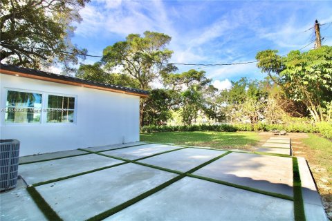 Casa en venta en El Portal, Florida, 4 dormitorios, 143.63 m2 № 1078587 - foto 27