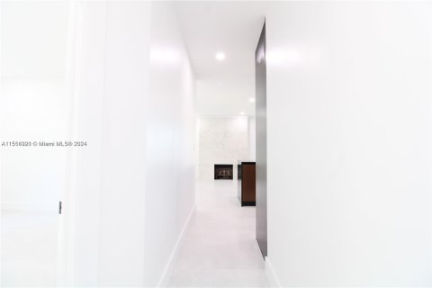 Casa en venta en El Portal, Florida, 4 dormitorios, 143.63 m2 № 1078587 - foto 11