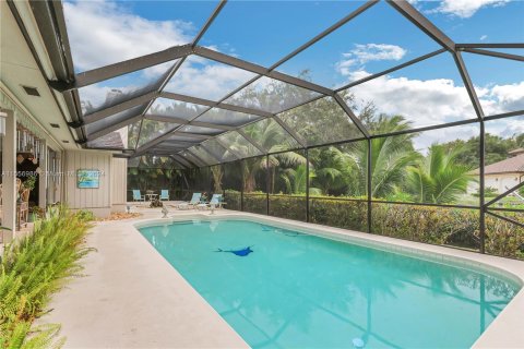 House in Tequesta, Florida 4 bedrooms, 238.2 sq.m. № 1078584 - photo 6