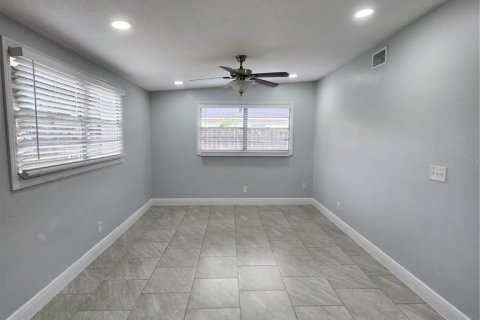 House in Tampa, Florida 3 bedrooms, 98.1 sq.m. № 1349497 - photo 8