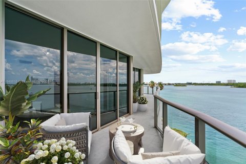 Condo in Bay Harbor Islands, Florida, 4 bedrooms  № 1329744 - photo 9