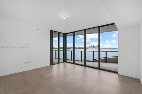 Copropriété à vendre à Bay Harbor Islands, Floride: 4 chambres, 294.87 m2 № 1329744 - photo 26