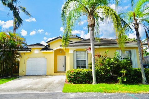 Villa ou maison à vendre à Miami, Floride: 3 chambres, 146.6 m2 № 1329691 - photo 1