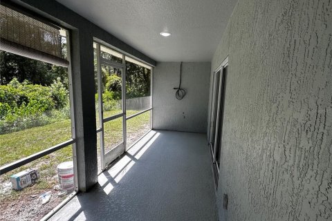 Casa en venta en Deltona, Florida, 4 dormitorios, 215.9 m2 № 659406 - foto 25