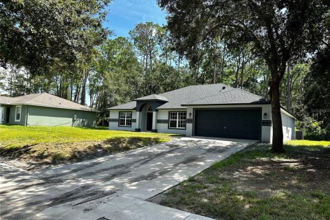 House in Deltona, Florida 4 bedrooms, 215.9 sq.m. № 659406 - photo 2