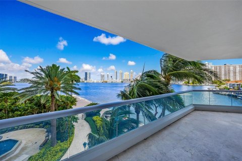 Copropriété à vendre à Aventura, Floride: 3 chambres, 227.61 m2 № 1269005 - photo 29