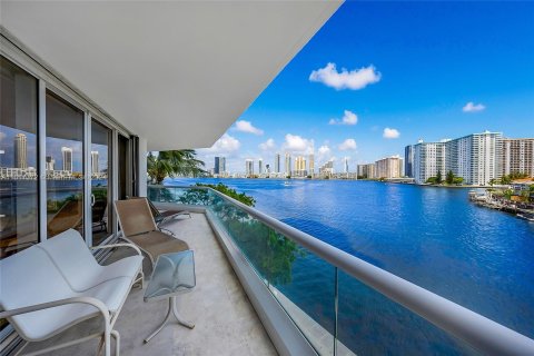 Condominio en venta en Aventura, Florida, 3 dormitorios, 227.61 m2 № 1269005 - foto 27