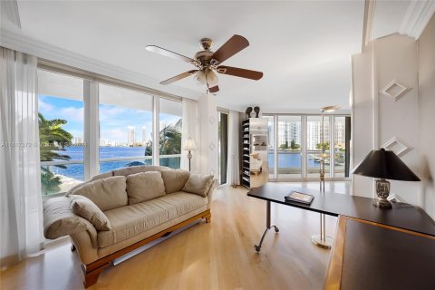 Condominio en venta en Aventura, Florida, 3 dormitorios, 227.61 m2 № 1269005 - foto 15