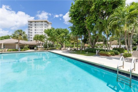 Condominio en venta en Pompano Beach, Florida, 1 dormitorio, 88.26 m2 № 846490 - foto 1