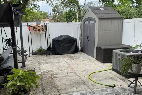 Townhouse in Margate, Florida 3 bedrooms, 130.06 sq.m. № 1136171 - photo 4
