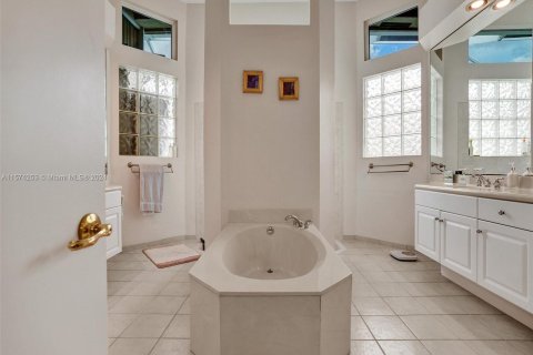 Villa ou maison à vendre à Coral Springs, Floride: 5 chambres, 276.85 m2 № 1136169 - photo 15