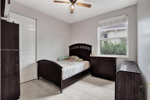 Villa ou maison à vendre à Coral Springs, Floride: 5 chambres, 276.85 m2 № 1136169 - photo 19