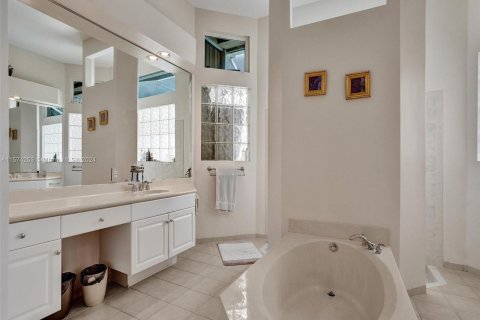 Villa ou maison à vendre à Coral Springs, Floride: 5 chambres, 276.85 m2 № 1136169 - photo 16