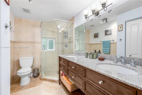 Casa en venta en Biscayne Park, Florida, 3 dormitorios, 131.83 m2 № 1232836 - foto 19