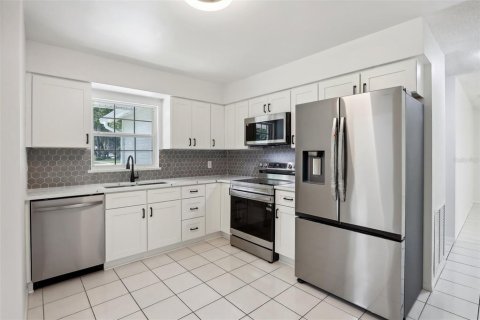 Casa en venta en DeLand, Florida, 3 dormitorios, 185.99 m2 № 1361006 - foto 8