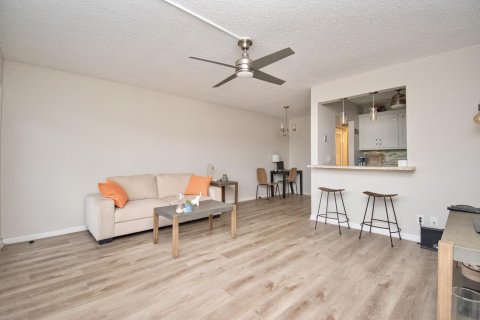 Condo in Deerfield Beach, Florida, 1 bedroom  № 959588 - photo 18