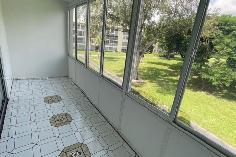 Condominio en venta en Coconut Creek, Florida, 1 dormitorio, 68.28 m2 № 1095279 - foto 8