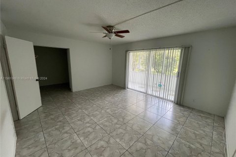 Copropriété à vendre à Coconut Creek, Floride: 1 chambre, 68.28 m2 № 1095279 - photo 6