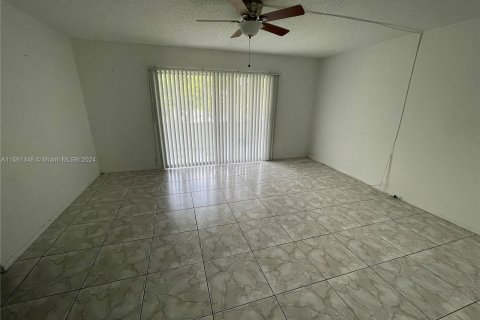 Copropriété à vendre à Coconut Creek, Floride: 1 chambre, 68.28 m2 № 1095279 - photo 4