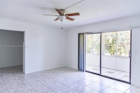 Copropriété à vendre à Coconut Creek, Floride: 1 chambre, 68.28 m2 № 1095279 - photo 17
