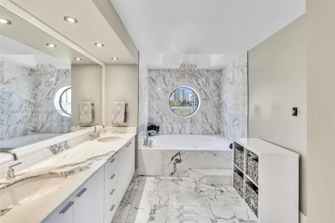 Condo in Aventura, Florida, 3 bedrooms  № 1187920 - photo 4