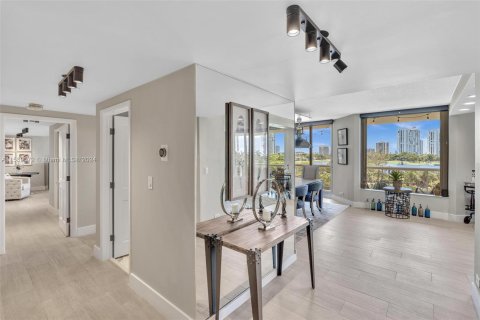 Copropriété à vendre à Aventura, Floride: 3 chambres, 212.75 m2 № 1187920 - photo 2