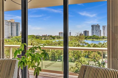 Condominio en venta en Aventura, Florida, 3 dormitorios, 212.75 m2 № 1187920 - foto 19