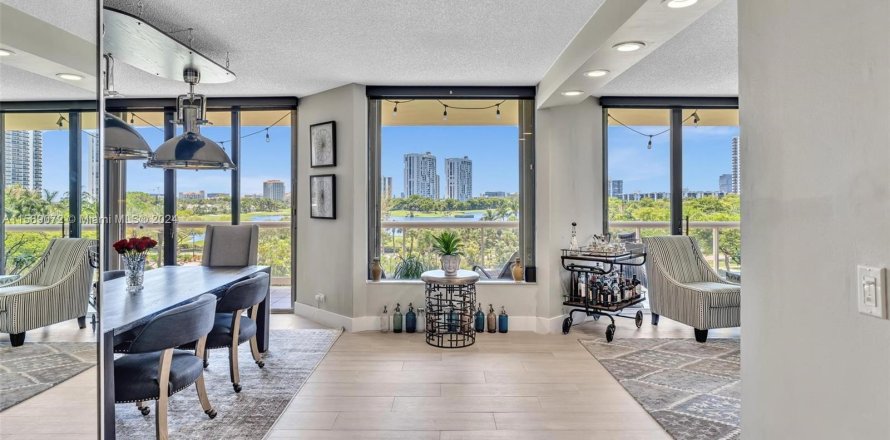 Condo in Aventura, Florida, 3 bedrooms  № 1187920