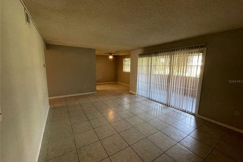 Copropriété à vendre à Orlando, Floride: 2 chambres, 108.23 m2 № 1247953 - photo 3