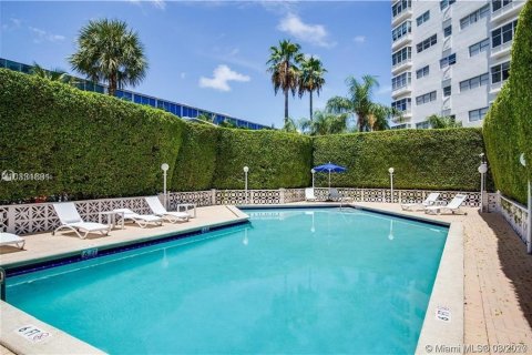 Apartment in Miami Beach, Florida 2 bedrooms, 87.33 sq.m. № 816278 - photo 1