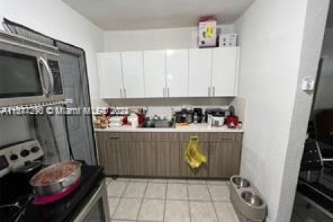 House in Miami, Florida 3 bedrooms, 81.94 sq.m. № 1402813 - photo 5