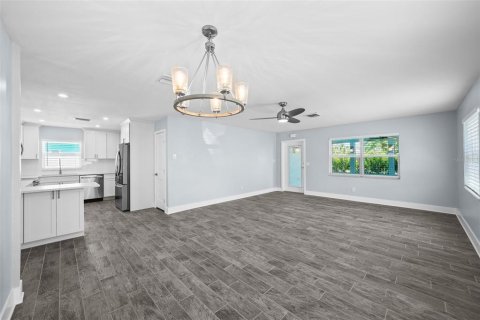 Casa en venta en Saint Petersburg, Florida, 3 dormitorios, 129.13 m2 № 1356411 - foto 24