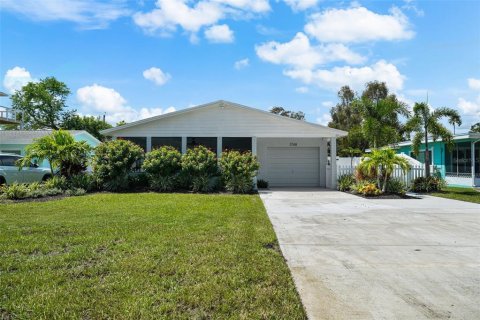 Casa en venta en Saint Petersburg, Florida, 3 dormitorios, 129.13 m2 № 1356411 - foto 1