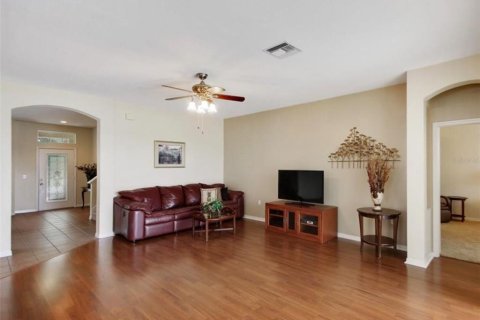 Casa en alquiler en Tampa, Florida, 4 dormitorios, 225.94 m2 № 1356450 - foto 4