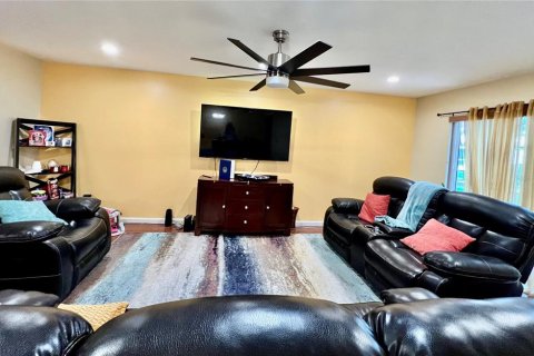 Adosado en venta en Orlando, Florida, 3 dormitorios, 142.33 m2 № 1150230 - foto 5