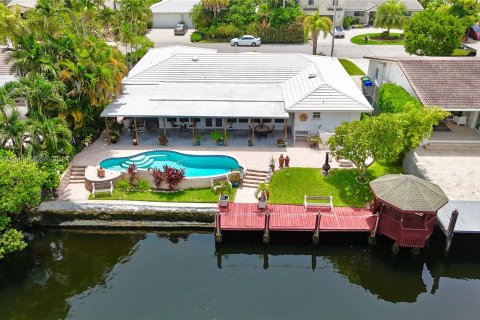 House in Fort Lauderdale, Florida 3 bedrooms, 154.03 sq.m. № 1356656 - photo 3