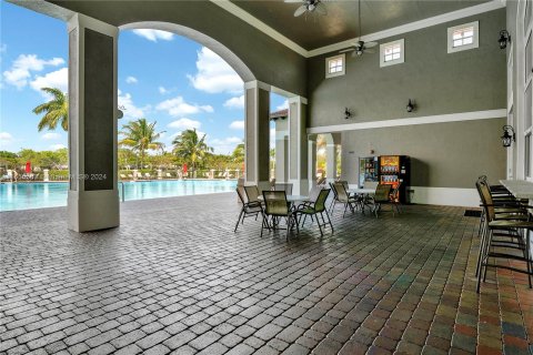 Copropriété à vendre à Cutler Bay, Floride: 2 chambres, 75.9 m2 № 1356654 - photo 18