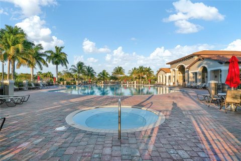 Copropriété à vendre à Cutler Bay, Floride: 2 chambres, 75.9 m2 № 1356654 - photo 24