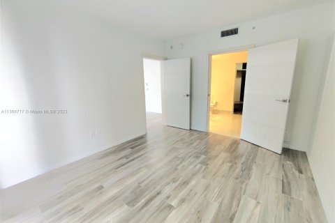 Copropriété à vendre à Miami, Floride: 2 chambres, 107.02 m2 № 411597 - photo 11