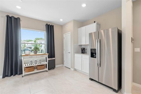 Townhouse in CYPRESS CAY in Kissimmee, Florida 3 bedrooms, 165.55 sq.m. № 1424845 - photo 4