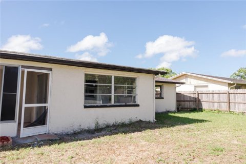 House in Port Richey, Florida 2 bedrooms, 92.9 sq.m. № 1349489 - photo 3