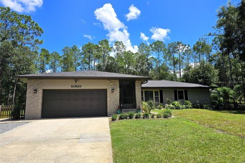 Villa ou maison à vendre à Dunnellon, Floride: 3 chambres, 182.46 m2 № 1349480 - photo 1