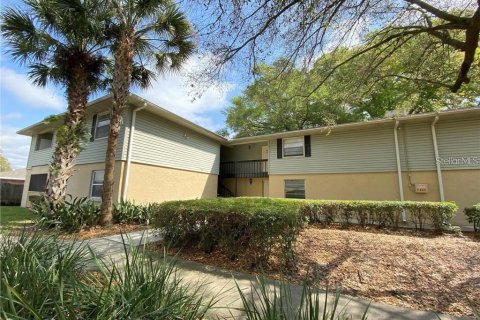 Condo in Brandon, Florida, 2 bedrooms  № 1360021 - photo 1